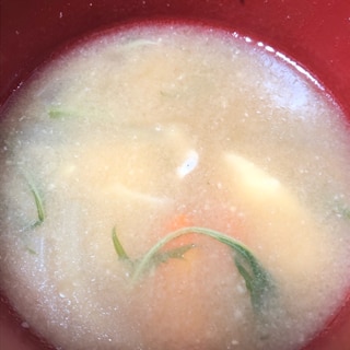 水菜とにんじんの味噌汁